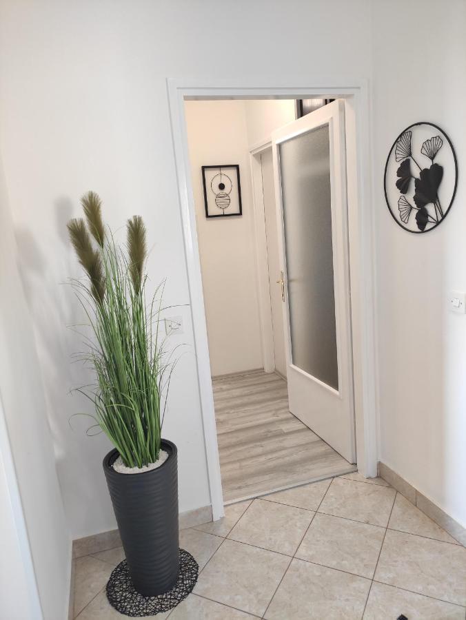Apartman Iris S Terasom Rijeka Eksteriør billede